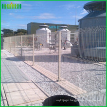 2016 hot selling high quality China factory factory direct sales wire mesh fence